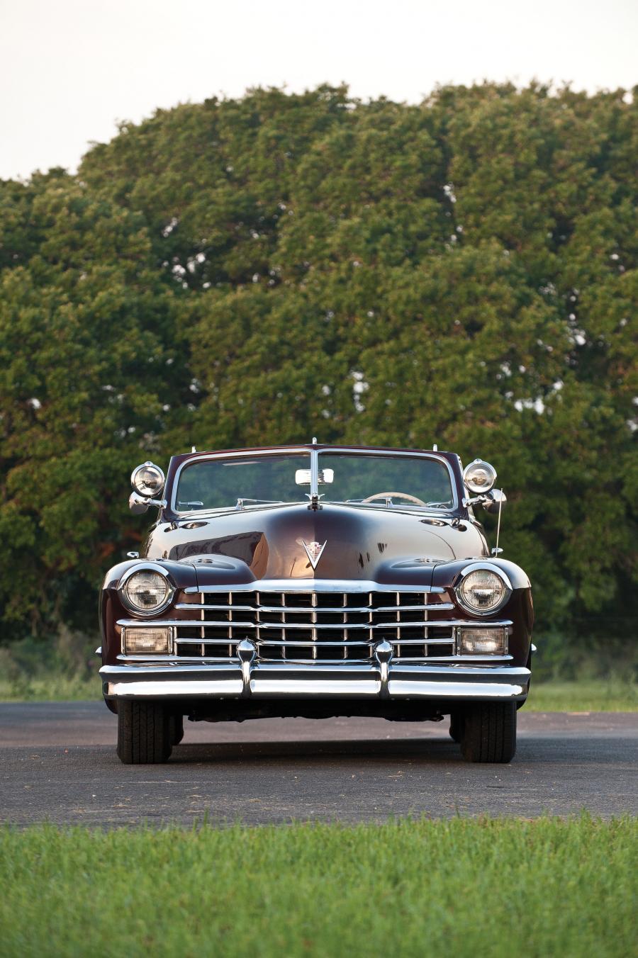  Cadillac Series 62 Convertible Coupe 1947 года  (фото 11 из 32)